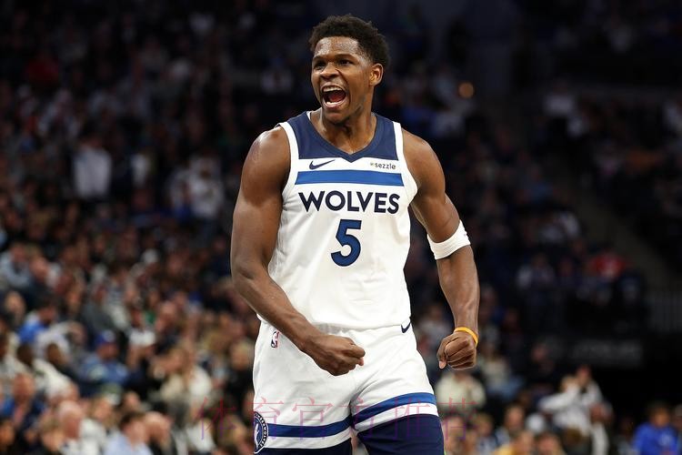 爱德华兹达成万分里程碑 爱德华兹达成万分里程碑